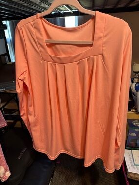 Women’s Peach Pleated Square-Neck Long Sleeve Top